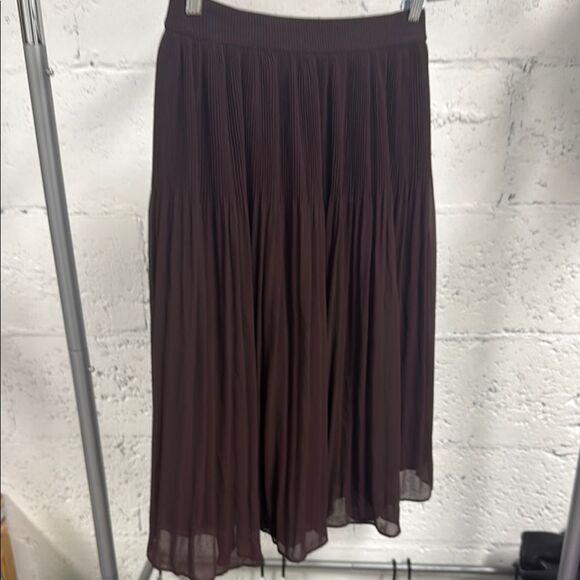 H&M Brown Pleated Midi Skirt for Work - Size 8 - Like New Womens Skirt - Picture 1 of 3